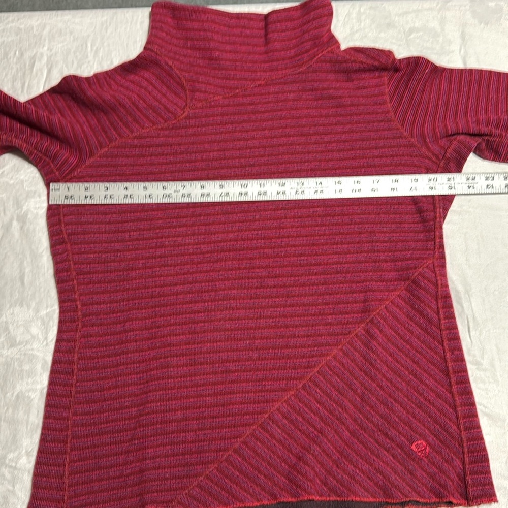 Amazing Mountain Hardwear Sweater